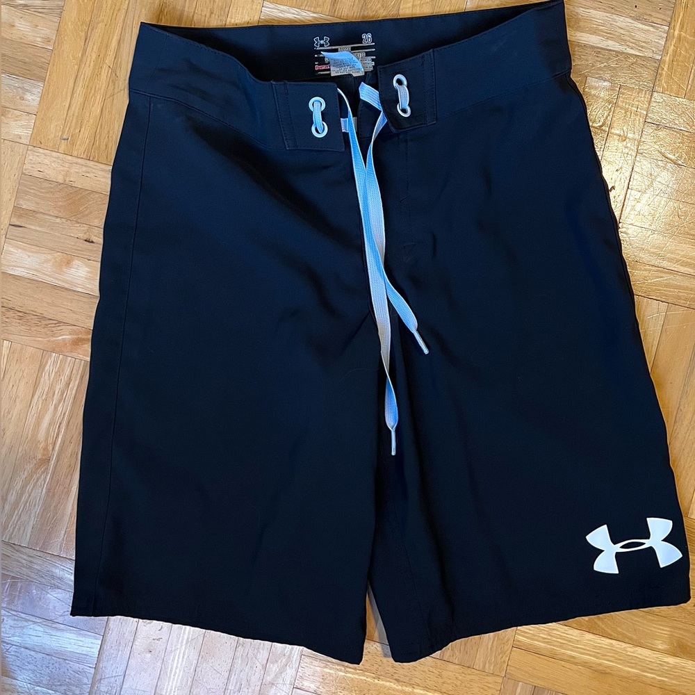 Under Armour Board shorts. Size 28.